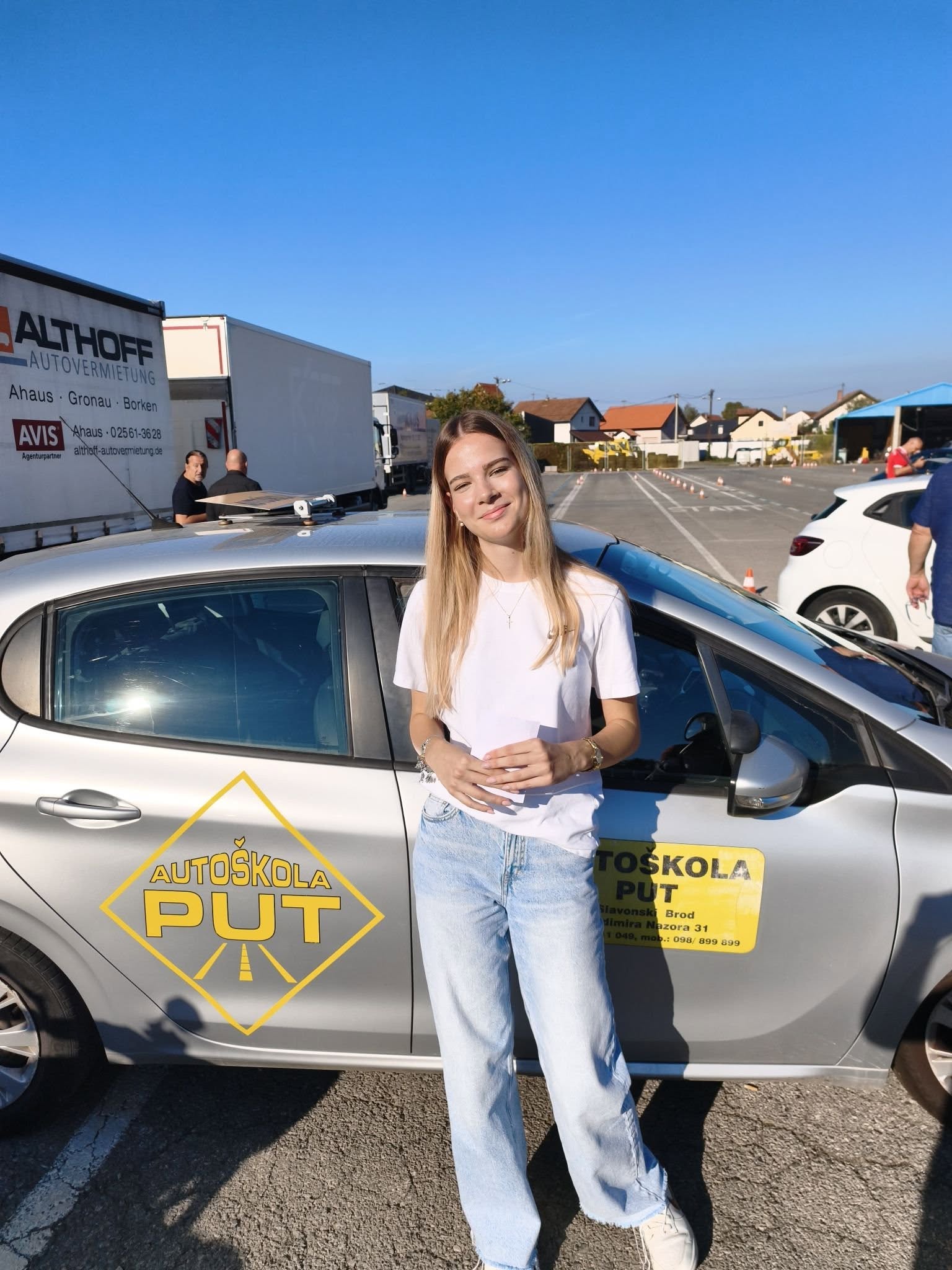 Lana Zorić – uspješno položen vozački ispit, Autoškola PUT