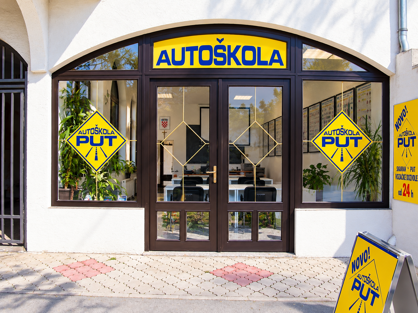 Ulaz u Autoškolu PUT u Slavonskom Brodu